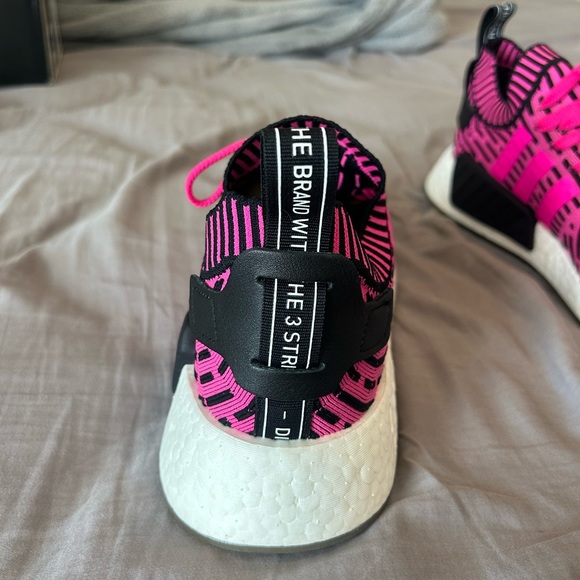 Adidas NMD R2 - Picture 2 of 4
